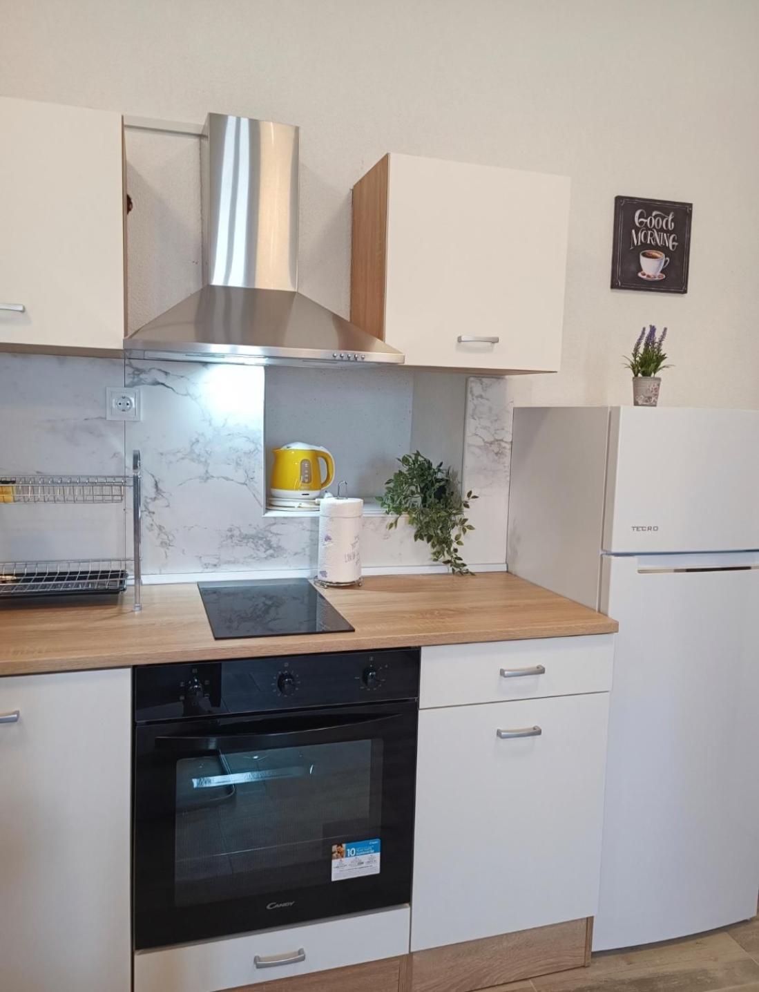 Apartman Kastel Каштела Екстер'єр фото