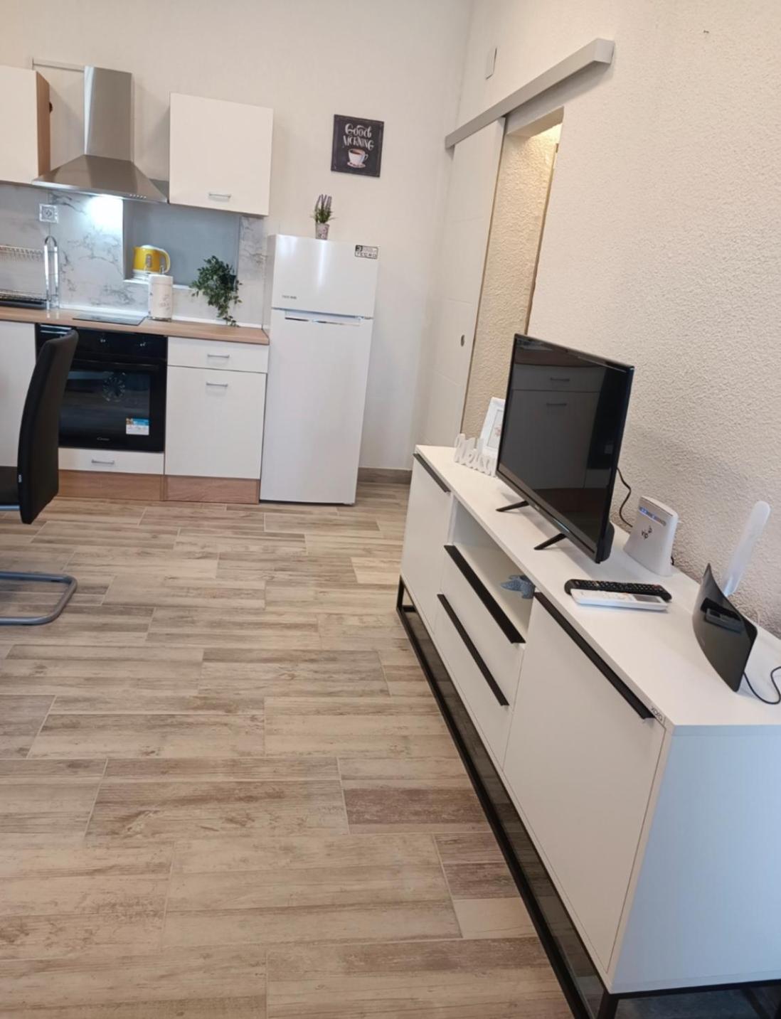 Apartman Kastel Каштела Екстер'єр фото