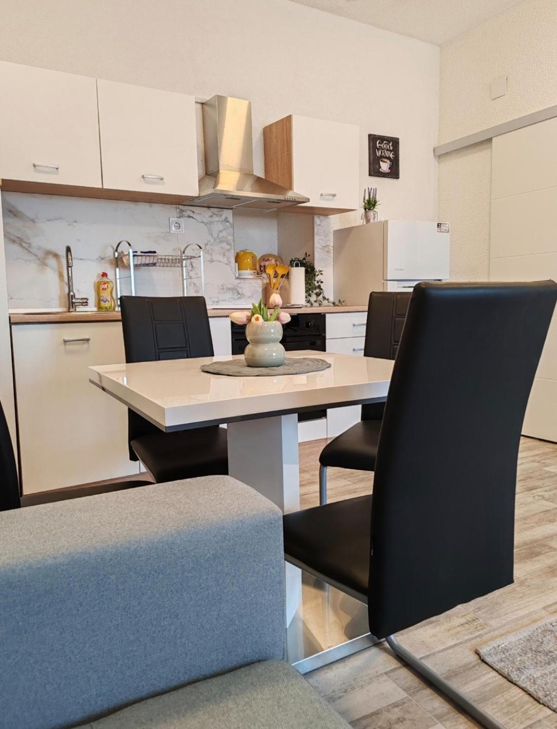 Apartman Kastel Каштела Екстер'єр фото