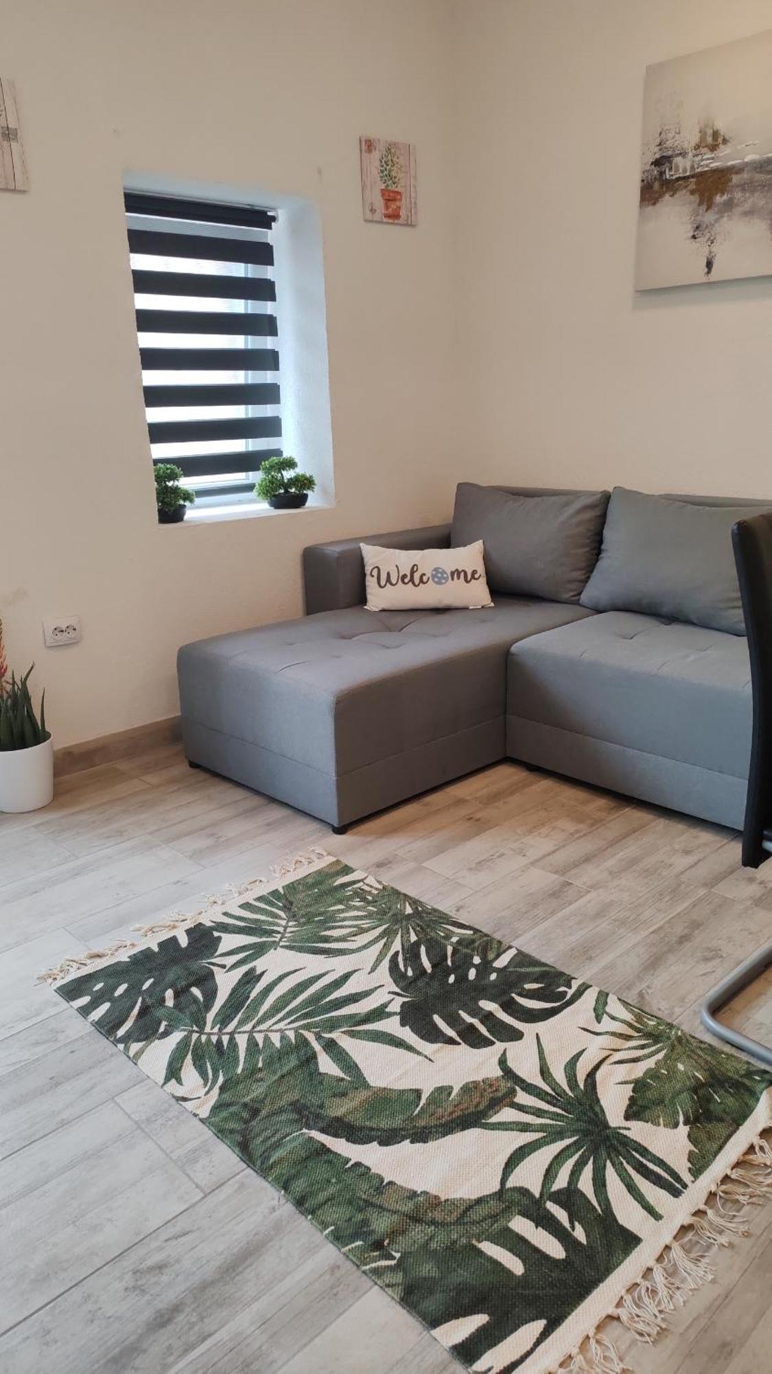 Apartman Kastel Каштела Екстер'єр фото